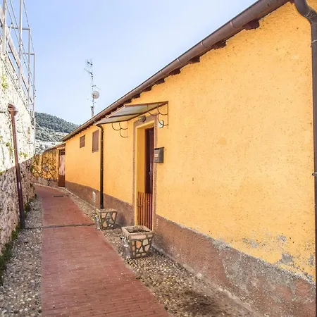 Beach Front Apartment In Ventimiglia * ヴェンティミーリア